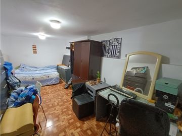 VILLA MARÍA DEL TRIUNFO - VENTA CASA CON COCHERA - ÁREA 128 m2