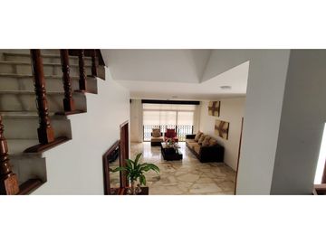 En Venta Casa y terreno sector  Flavio Reyes