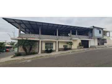 En venta casa amplia sector Parroquia Eloy Alfaro Manta