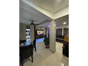 COSTA VERDE / ROLLING HILLS / 300m2 / 3 HABITA / CON DEPOSITO Y JARDN