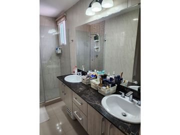 COSTA VERDE / ROLLING HILLS / 300m2 / 3 HABITA / CON DEPOSITO Y JARDN