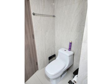 COSTA VERDE / ROLLING HILLS / 300m2 / 3 HABITA / CON DEPOSITO Y JARDN
