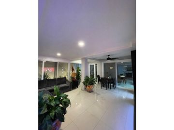COSTA VERDE / ROLLING HILLS / 300m2 / 3 HABITA / CON DEPOSITO Y JARDN