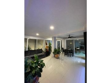 COSTA VERDE / ROLLING HILLS / 300m2 / 3 HABITA / CON DEPOSITO Y JARDN