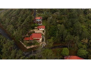 CERRO AZUL / FINCA CON 2 CABAÑAS TURISTICAS /  1,172 M2