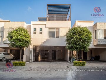 Casa en Venta Dream Lagoons 3 pisos Apodaca NL