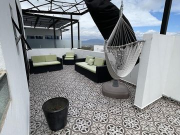 VENTA Casa amplia en  Zibata, Qro.