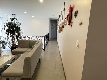 VENTA Casa amplia en  Zibata, Qro.