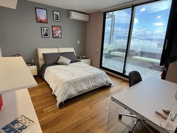 VENTA Casa amplia en  Zibata, Qro.