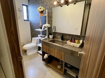 VENTA Casa amplia en  Zibata, Qro.