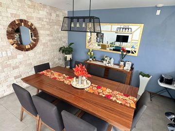 VENTA Casa amplia en  Zibata, Qro.