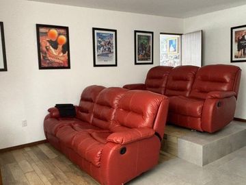 VENTA Casa amplia en  Zibata, Qro.