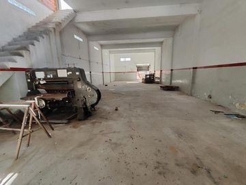 VENTA DEPOSITO GALPON 200 METROS AVELLANEDA