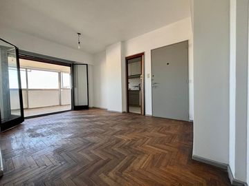 VENTA Depto 2 Amb c/ balcón y galería. VISTA!