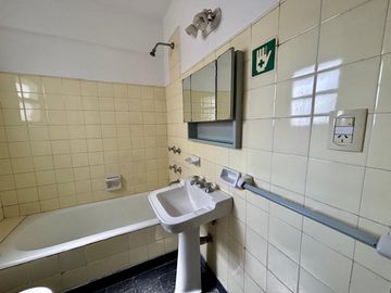 VENTA Depto 2 Amb c/ balcón y galería. VISTA!