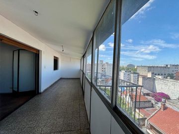 VENTA Depto 2 Amb c/ balcón y galería. VISTA!