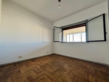 VENTA Depto 2 Amb c/ balcón y galería. VISTA!