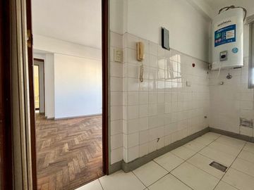 VENTA Depto 2 Amb c/ balcón y galería. VISTA!