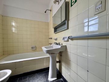 VENTA Depto 2 Amb c/ balcón y galería. VISTA!