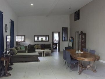 AMPLIA CASA SEMI PRIVADO CALLE SANCHEZ GLLEN