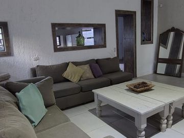 AMPLIA CASA SEMI PRIVADO CALLE SANCHEZ GLLEN