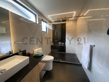 Venta oportunidad amplio departamento duplex con balcones La Coruña