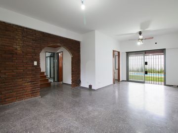 Venta Casa 4 amb con pileta en Castelar