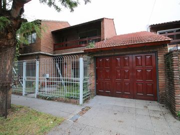 Venta Casa 4 amb con pileta en Castelar