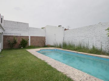 Venta Casa 4 amb con pileta en Castelar