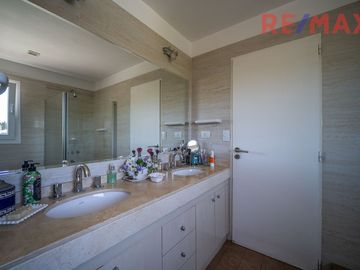 Venta Casa al Agua 6 Ambientes Los Sauces Nordelta