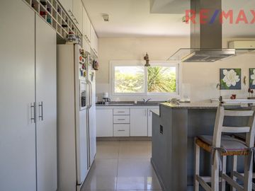 Venta Casa al Agua 6 Ambientes Los Sauces Nordelta