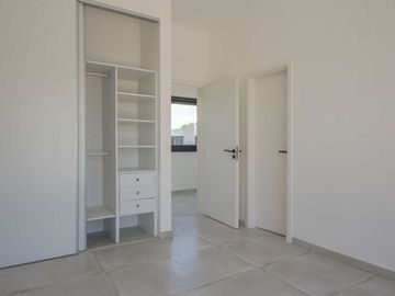 La mejor casa a la venta El Cantón Norte al agua
