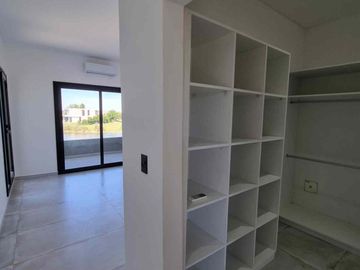 La mejor casa a la venta El Cantón Norte al agua