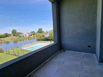 La mejor casa a la venta El Cantón Norte al agua