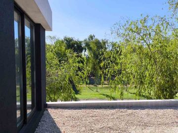 Casa a estrenar en venta al agua en San Benito