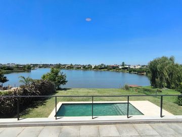 Casa a estrenar en venta al agua en San Benito