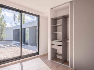 Casa a estrenar en venta al agua en San Benito