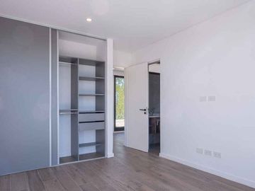 Casa a estrenar en venta al agua en San Benito