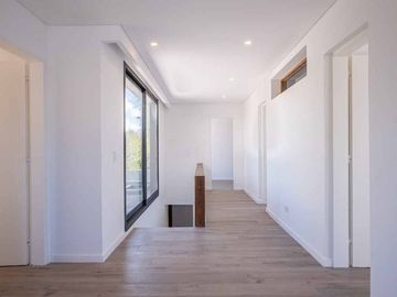 Casa a estrenar en venta al agua en San Benito