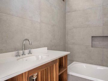 Casa a estrenar en venta al agua en San Benito