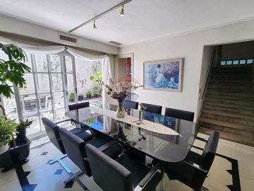 Casa en Venta c/ 4 dormitorios en Bernal Centro