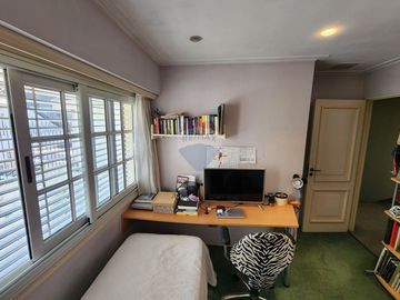 Casa en Venta c/ 4 dormitorios en Bernal Centro