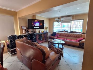 Casa en Venta en Manuela Errazuriz con Departamental
