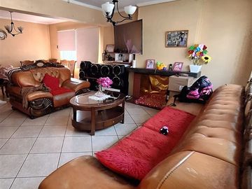 Casa en Venta en Manuela Errazuriz con Departamental