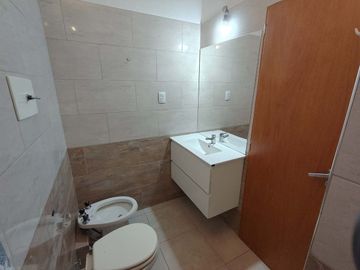 VENTA Depto. 4 Amb Balcón+Cochera E.González 4300