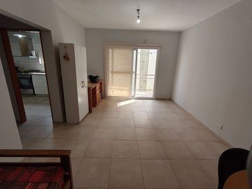 VENTA Depto. 4 Amb Balcón+Cochera E.González 4300