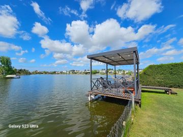 VENTA CASA 5 AMB ESPEJO DE AGUA BARRIO SAN BENITO