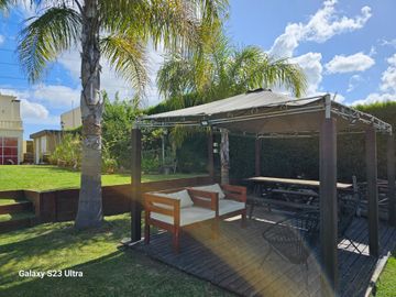 VENTA CASA 5 AMB ESPEJO DE AGUA BARRIO SAN BENITO