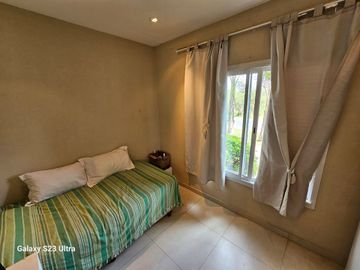 VENTA CASA 5 AMB ESPEJO DE AGUA BARRIO SAN BENITO