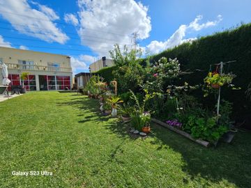 VENTA CASA 5 AMB ESPEJO DE AGUA BARRIO SAN BENITO